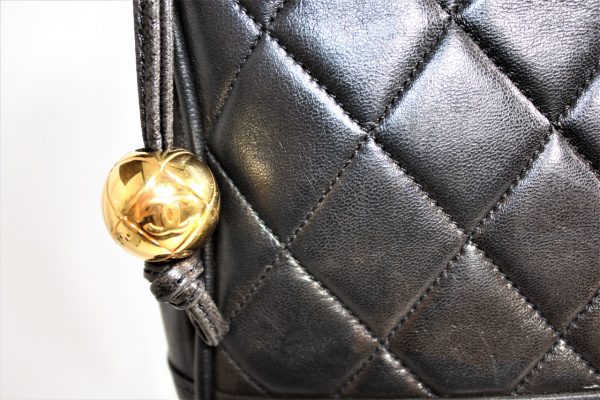 vintage chanel hobo bag