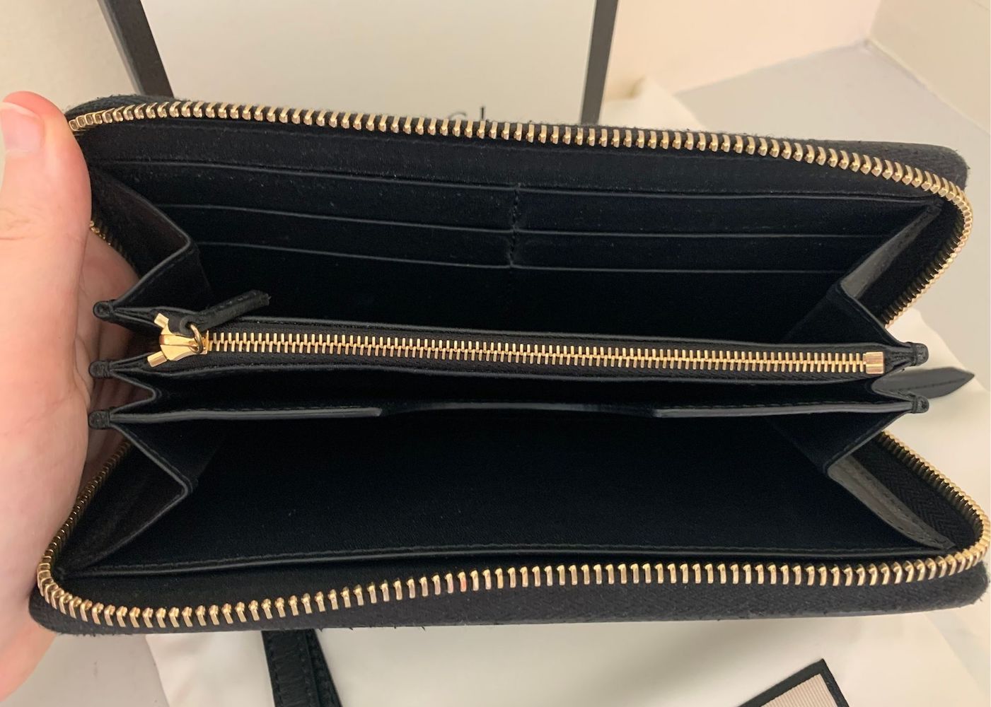 Gucci Wallet GG Supreme Monogram Zip Around Black