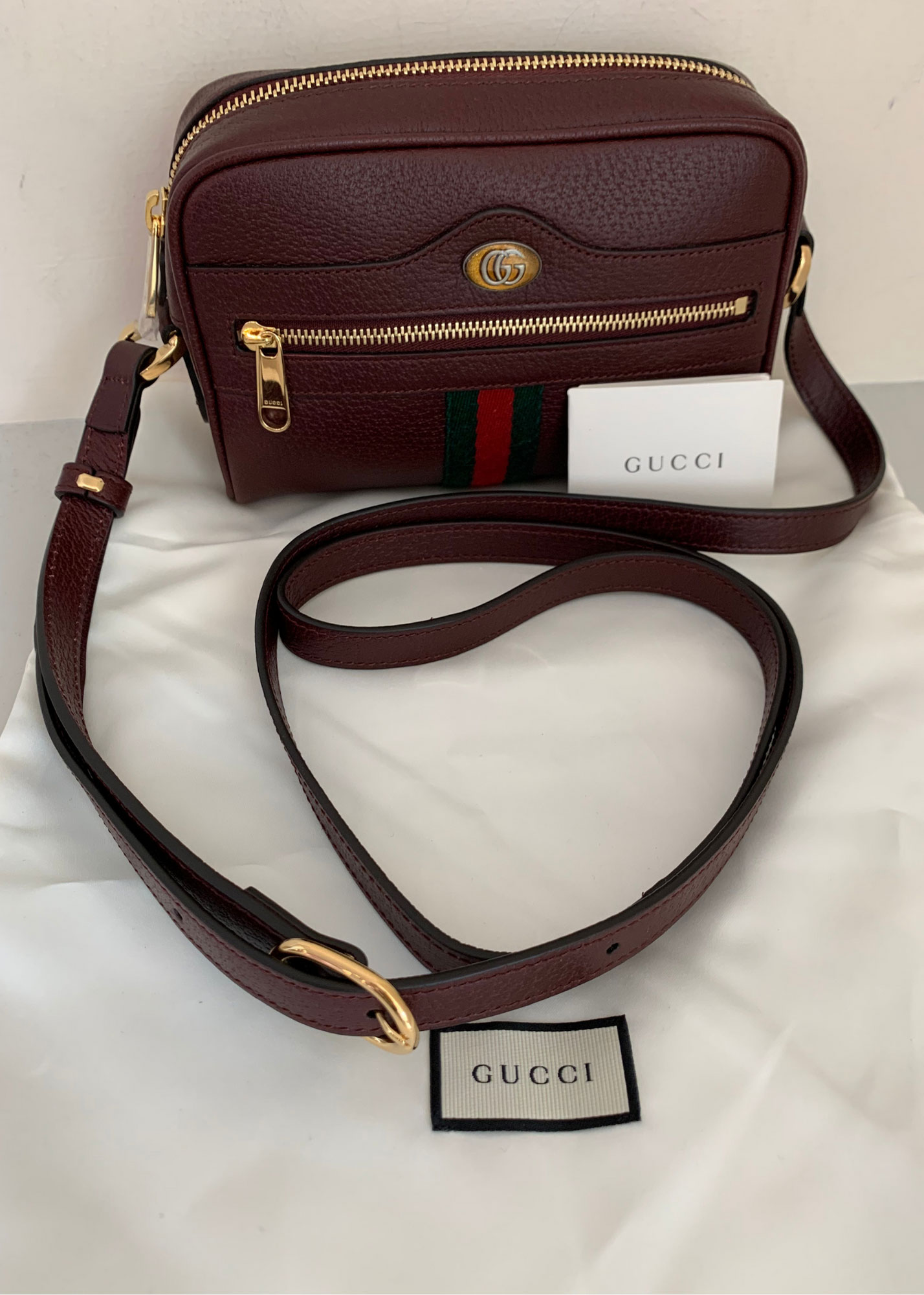 Gucci Bicolor GG Star Flat Messenger Bag – THE CLOSET