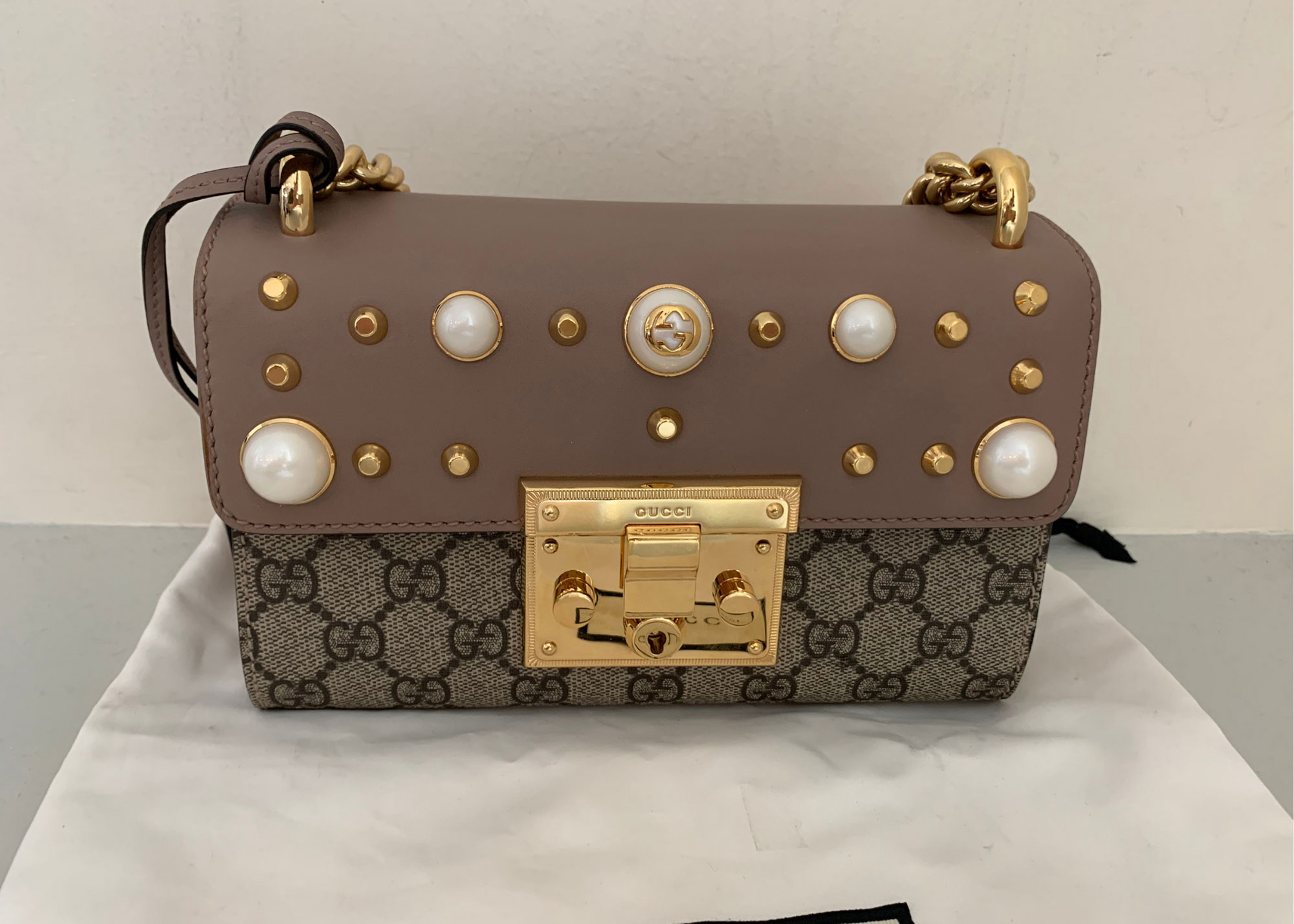 Gucci GG Supreme Monogram Padlock Shoulder Bag NEW - J'adore Fashion  Boutique