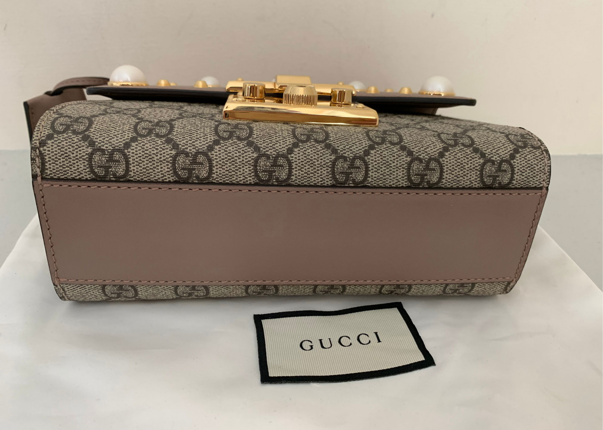 Gucci Padlock GG Supreme Shoulder Bag' Unboxing Video Luxury Item Designer  Handbag 